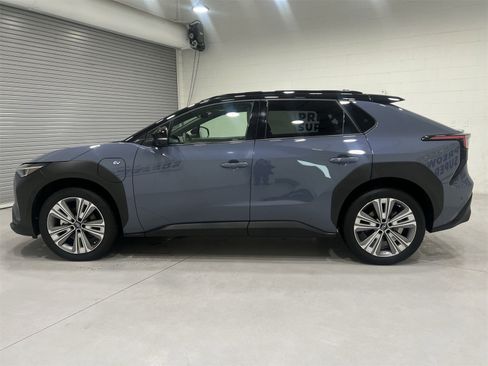 Used 2023 Subaru Solterra AWD image 5