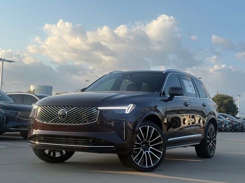 New 2026 Volvo XC90 B5 Plus image 1