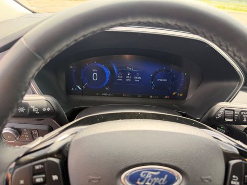 Used 2022 Ford Escape SEL w/ Technology Package FWD image 33
