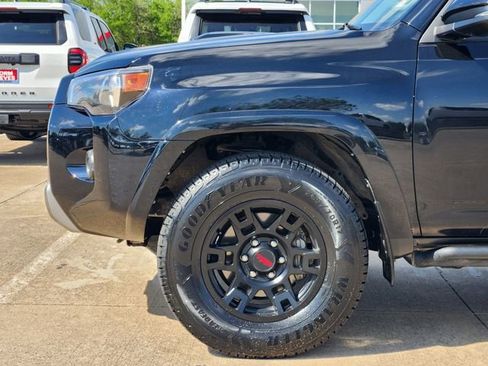 Used 2022 Toyota 4Runner TRD Off-Road Premium w/ Moonroof Package AWD/4WD image 5
