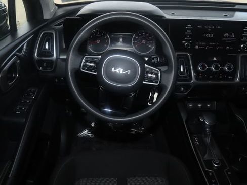 Used 2023 Kia Sorento LX image 25