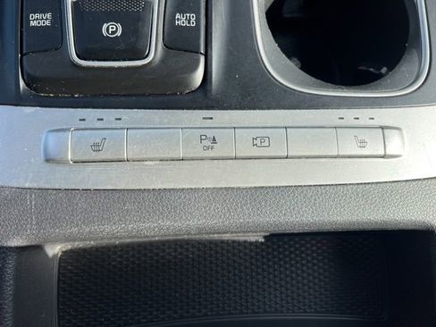 Certified 2024 Kia Carnival LX image 24