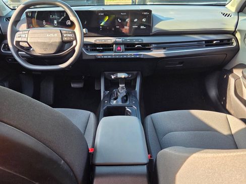 Used 2025 Kia K4 FWD image 8