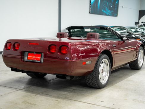 Used 1993 Chevrolet Corvette Convertible RWD image 8