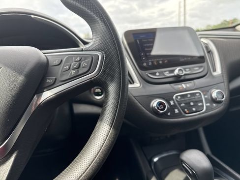 Used 2023 Chevrolet Malibu LT FWD image 17