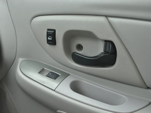 Used 2007 Chevrolet Monte Carlo LT image 36