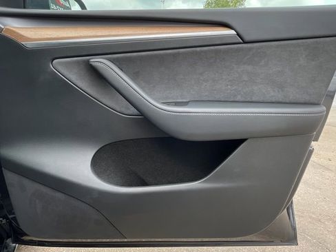 Used 2024 Tesla Model Y Long Range RWD image 38