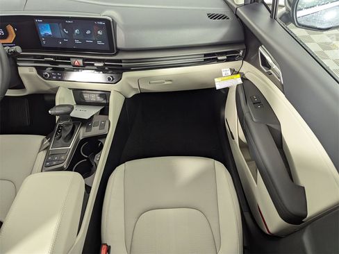 New 2026 Kia Sportage EX image 16