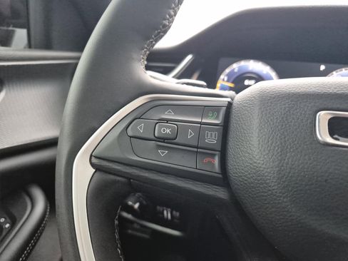 Used 2024 Jeep Grand Cherokee L Altitude image 20