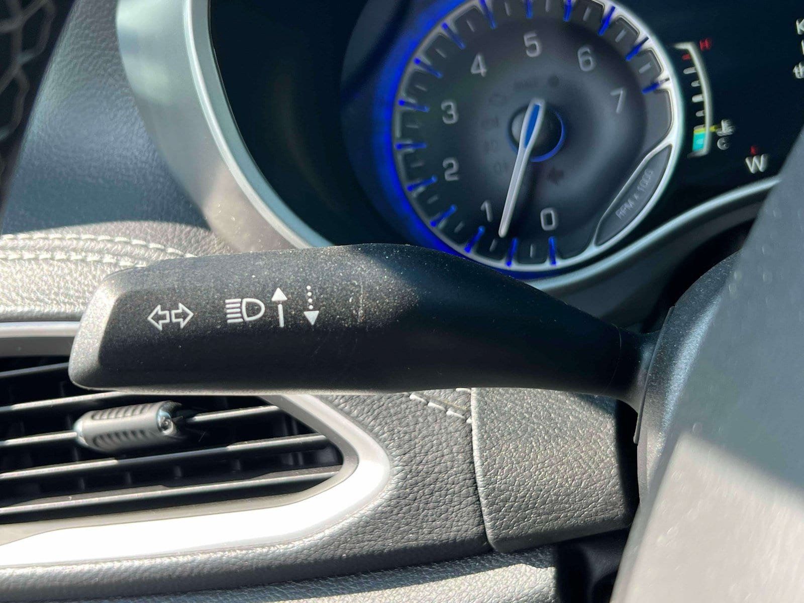 Used 2026 Chrysler Pacifica Select FWD image 23
