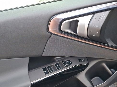 New 2026 BMW X3 xDrive30 w/ Convenience Package image 11