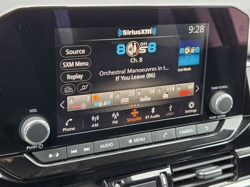 Used 2024 Nissan Pathfinder SV image 25