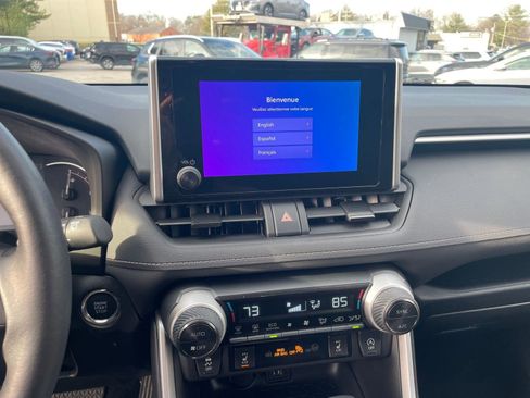 Used 2025 Toyota RAV4 XLE image 18