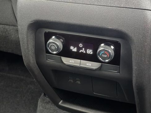 Used 2025 Chevrolet Traverse LT w/ LPO, Floor Liner Package FWD image 17