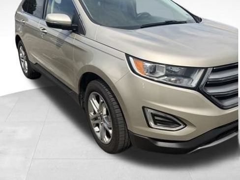 Used 2017 Ford Edge Titanium w/ Technology Package FWD image 5