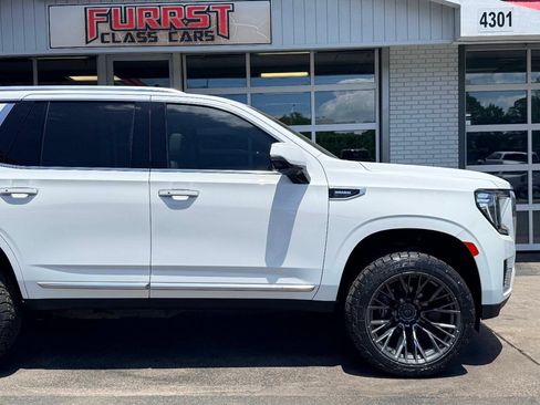 Used 2022 GMC Yukon Denali AWD/4WD image 11