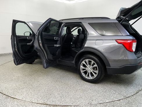 Used 2022 Ford Explorer XLT w/ Equipment Group 202A AWD/4WD image 10