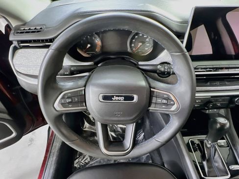Used 2022 Jeep Compass Latitude AWD/4WD image 11
