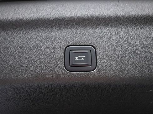 Used 2022 Chevrolet Tahoe Premier AWD/4WD image 27