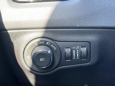 Used 2018 Jeep Compass Limited AWD/4WD image 28
