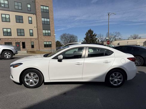 Used 2017 MAZDA MAZDA3 Sport image 4