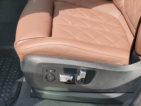 New 2026 BMW X7 xDrive40i w/ Premium Package AWD/4WD image 9