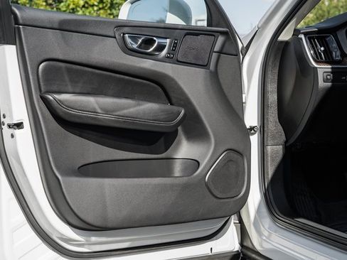 Certified 2022 Volvo XC60 B5 Momentum w/ Climate Package image 33