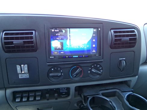 Used 2006 Ford F350 XL RWD image 11