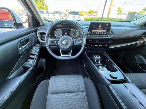 Used 2024 Nissan Rogue SV AWD/4WD image 16