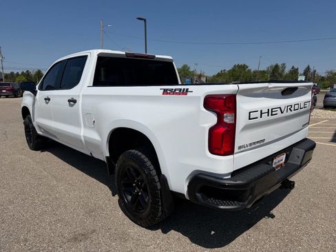 Used 2020 Chevrolet Silverado 1500 Custom Trail Boss w/ Custom Convenience Package AWD/4WD image 3