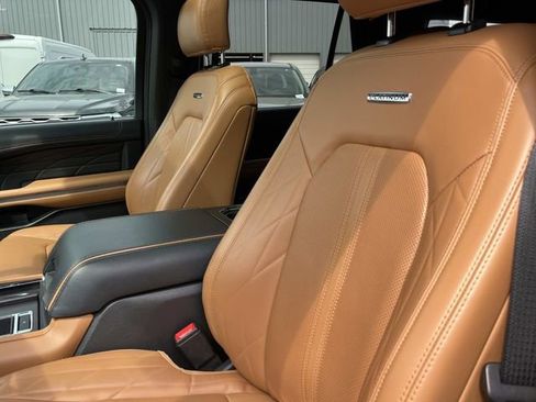 Used 2022 Ford Expedition Max Platinum RWD image 36