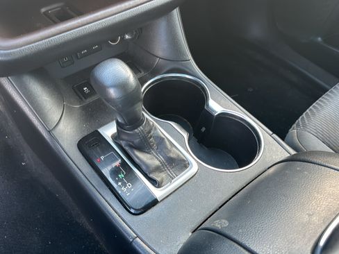 Used 2017 Toyota Highlander LE FWD image 23