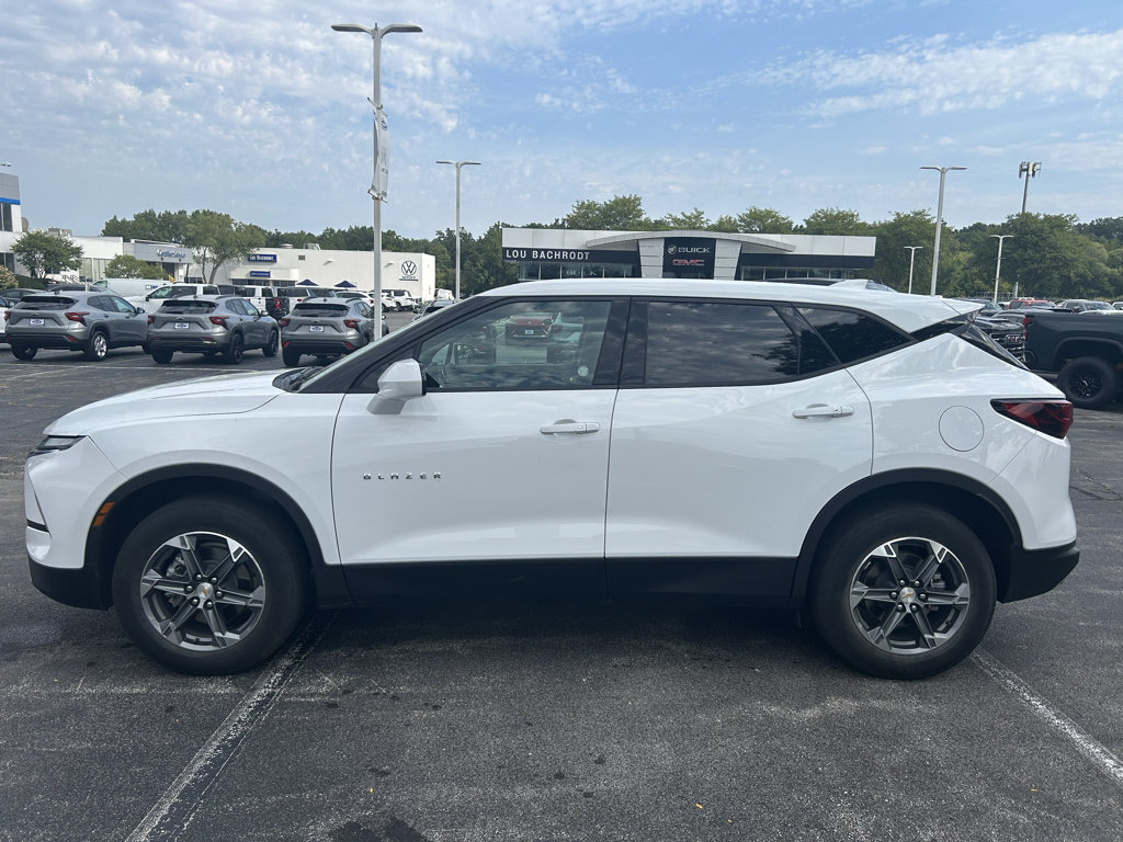 Used 2025 Chevrolet Blazer LT FWD image 8