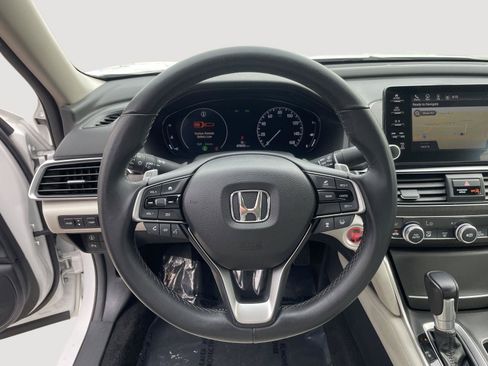 Used 2018 Honda Accord Touring image 22