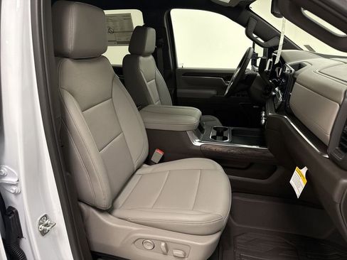 New 2026 GMC Sierra 3500 SLT w/ SLT Convenience Package image 29