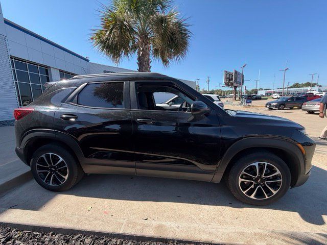 Used 2025 Chevrolet TrailBlazer LT FWD image 17