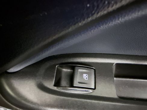 Used 2018 Chevrolet Colorado Z71 image 30