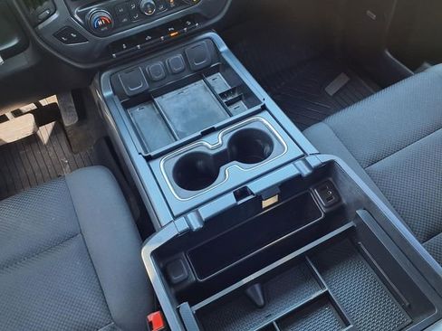 Used 2017 Chevrolet Silverado 1500 LT w/ Midnight Edition image 16