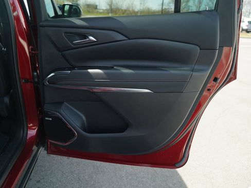 Used 2025 Chevrolet Traverse RS AWD/4WD image 21