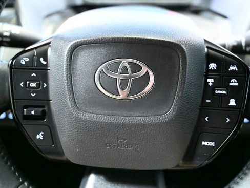 Used 2024 Toyota bZ4X XLE image 39