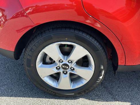 Used 2019 Kia Soul FWD image 17