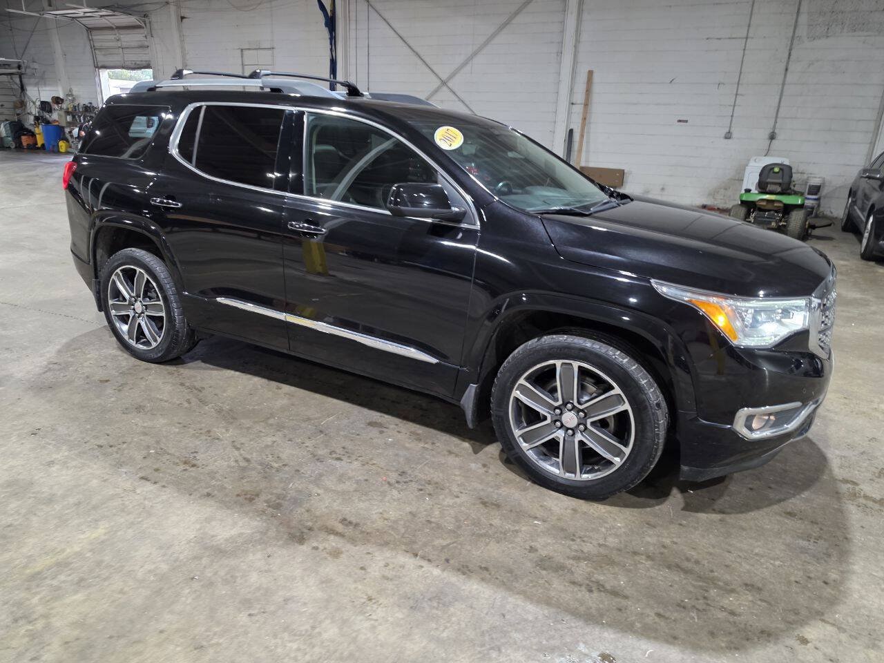 Used 2017 GMC Acadia Denali w/ LPO, Protection Package AWD/4WD image 17