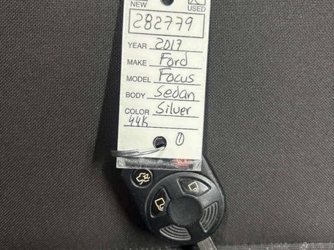 Used 2017 Ford Focus SE image 36