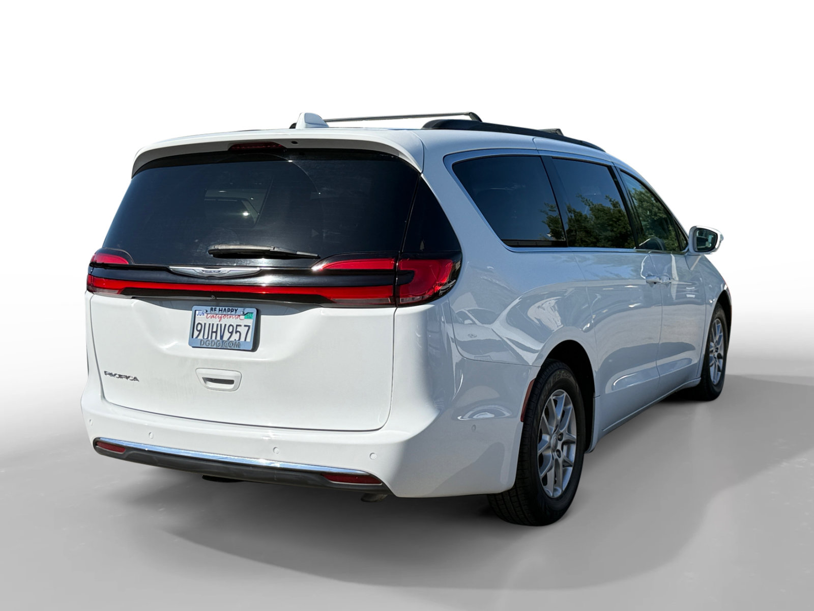 Used 2022 Chrysler Pacifica Touring-L w/ Uconnect Theater Family Group FWD image 5