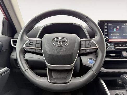 Certified 2022 Toyota Highlander XLE image 17