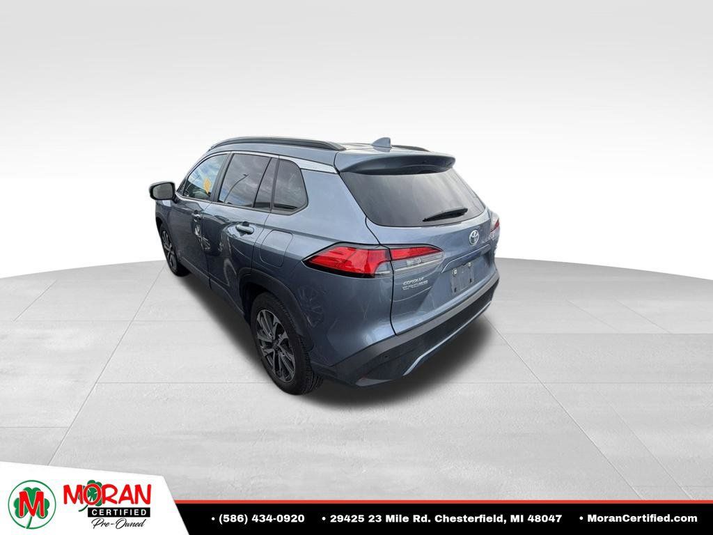Used 2022 Toyota Corolla Cross XLE w/ Convenience Package AWD/4WD image 7