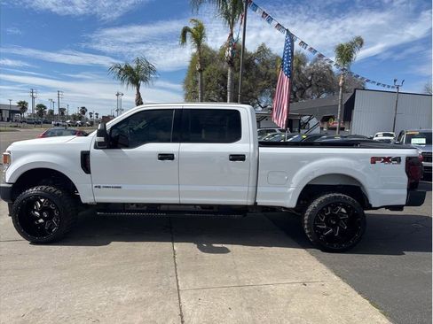 Used 2022 Ford F250 XLT w/ FX4 Off-Road Package AWD/4WD image 8