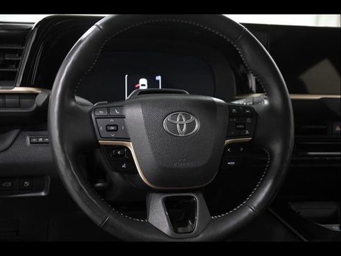 Used 2024 Toyota Crown Platinum AWD/4WD image 7