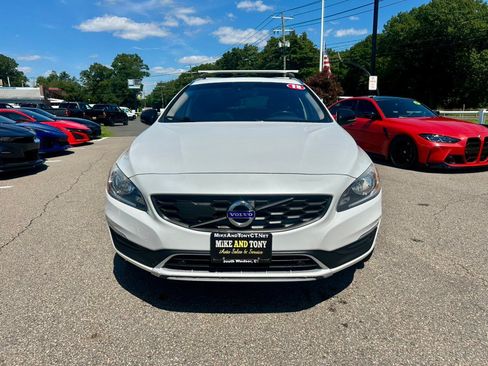 Used 2018 Volvo V60 T5 Cross Country w/ Convenience Package AWD/4WD image 2