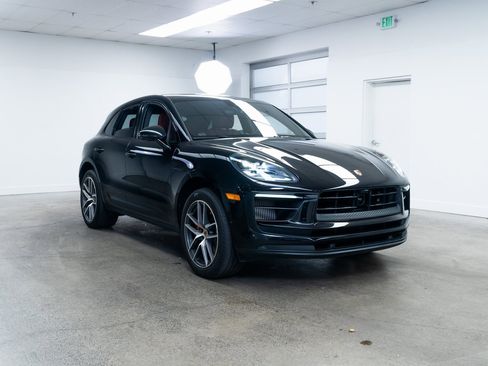 Used 2023 Porsche Macan S image 27